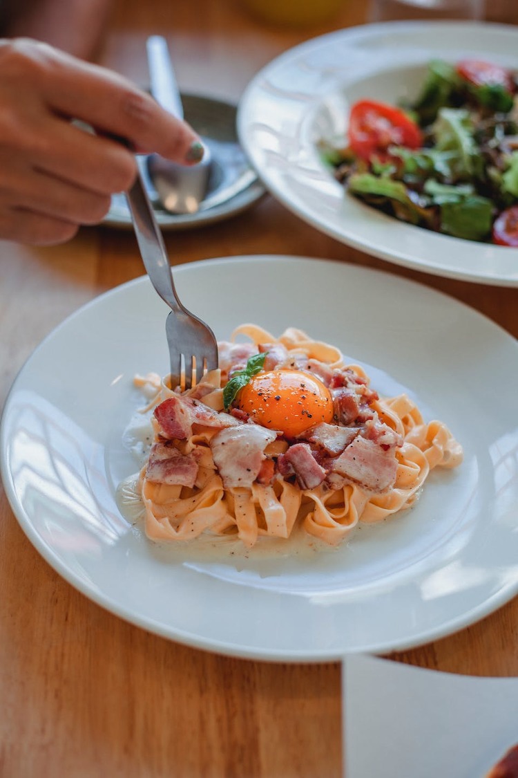 Fettuccine with Egg and Bacon - Bacon Recipe