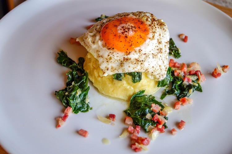 Spinach, Mashed Potatoes, Fried Egg and Bacon Recipe