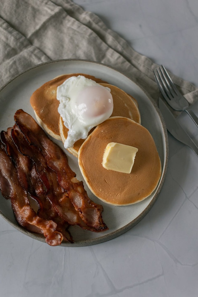 Butter Pancakes with Bacon and a Poached Egg - Bacon Recipe